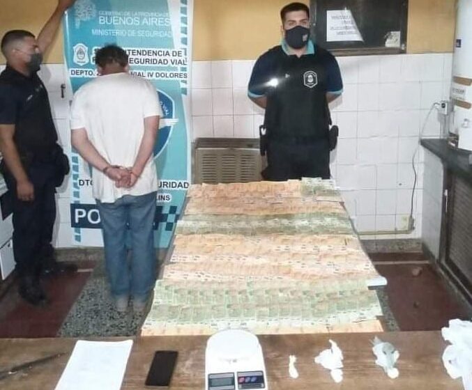  Detenido: Mas de medio millón de pesos y droga.